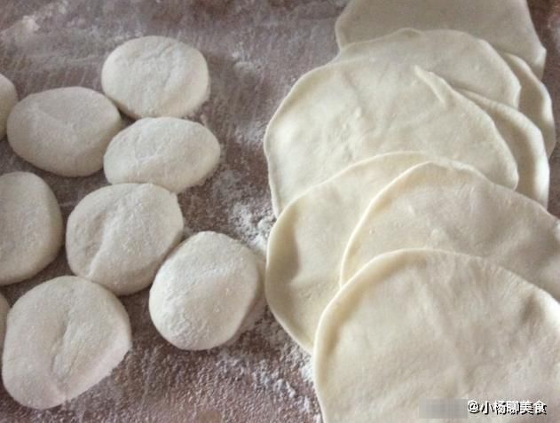 西葫芦别再炒着吃了,教你新做法,清新又爽口,我家一周吃3次