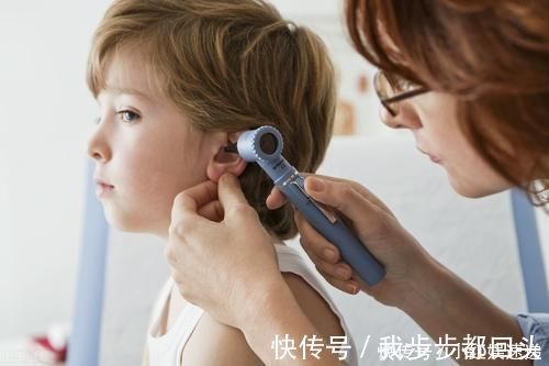 小宝宝|为什么宝宝经常抓耳朵?这些原因和处理方法,新手父母要明白