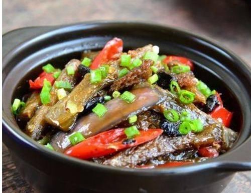 美食推荐：豆豉鲮鱼茄子煲，黑椒可乐肉排，回锅肉，红烧茄子煲的做法