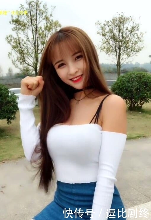 合影|经典蓝白搭配,凸显少女完美的身材,要是能一起合影就好了