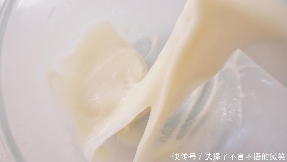 这款抹茶麻薯软欧,简单好做,满满坚果馅,好吃还不腻