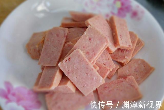 烤肠|别给孩子以下吃几种“肉类”,会损害孩子身体发育,父母别忽视