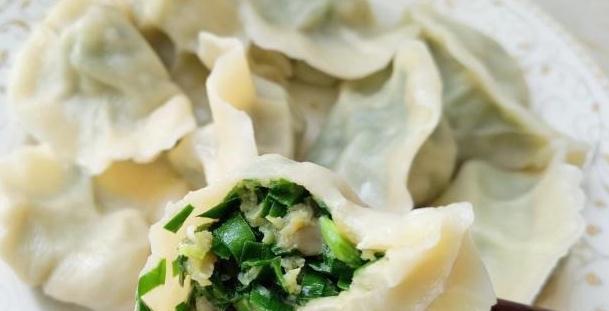 包韭菜饺子馅,学会“2放2不放”,韭菜鲜嫩翠绿不出水,好吃过瘾