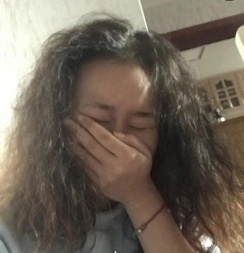 女人烫发时，别再选择这几种“卷发”了，老气又大妈感十足