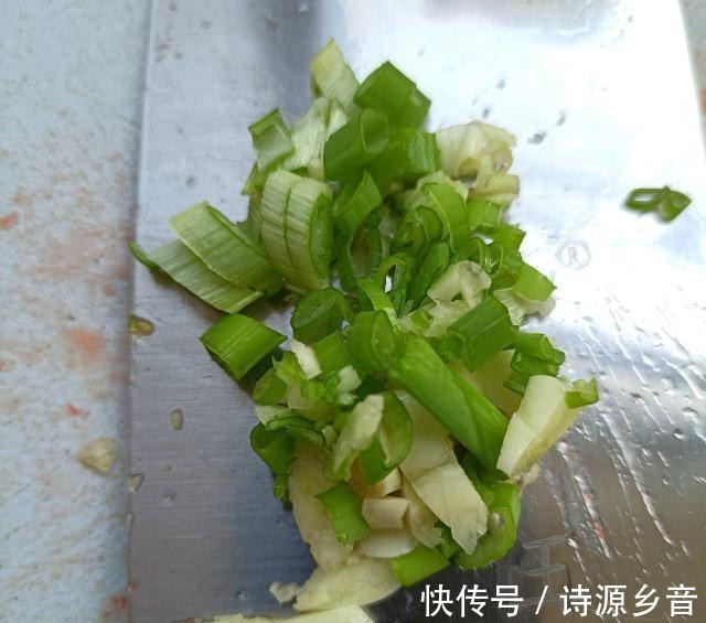 好吃|番茄煎蛋焖面,劲道爽滑,好吃到汤都不剩!