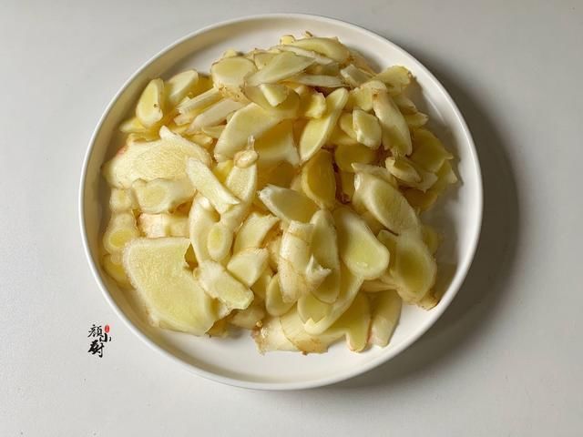 精气神|天热要多吃生姜，教你简单做法，好吃又解馋，夏天也精气神十足