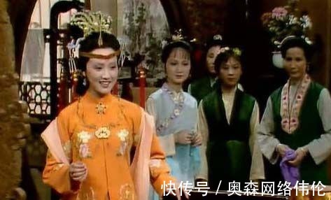 贾府|王熙凤在贾府活得并不轻松, 却在这三个男人这里得到了满足