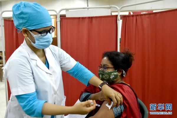 疫苗|孟加拉国民众接种中国国药新冠疫苗