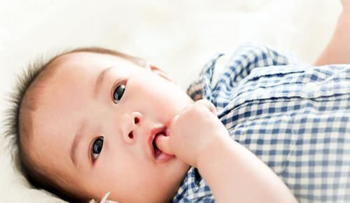 探索|新生儿有这些特征说明孩子天生聪明,家长偷着乐吧,记心里别忽视