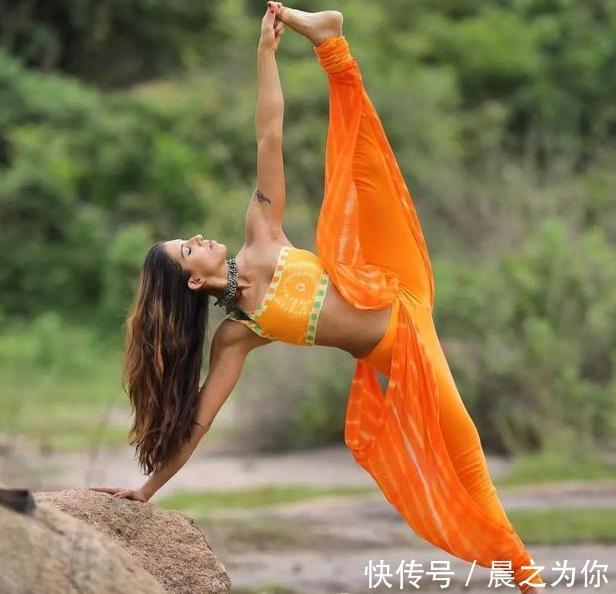 明珠|阿斯汤加瑜伽女神，从阴霾中走出来的明珠，有颜有貌才华横溢