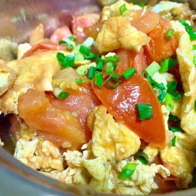 做了番茄炒玉子(たまご)挑剔的老公竟然吃了3大碗!