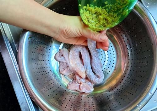  大家都在腌腊肠，我却爱做它，不用晾不用晒，咸香软糯实惠又好吃