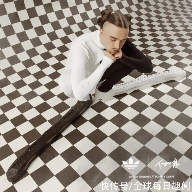 时尚难懂:阿迪达斯联名款超长运动鞋，左白右黑，长度超乎想象
