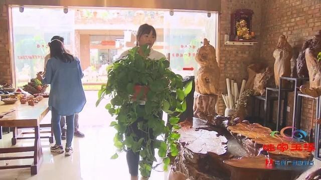 海底世界!百名劳动者畅谈百年丨尹长保巧手雕出大千世界