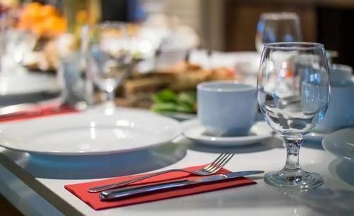 中国居民膳食指南|怎样才算做“大量饮酒”？医生：1个简单公式算算，不超过就安全