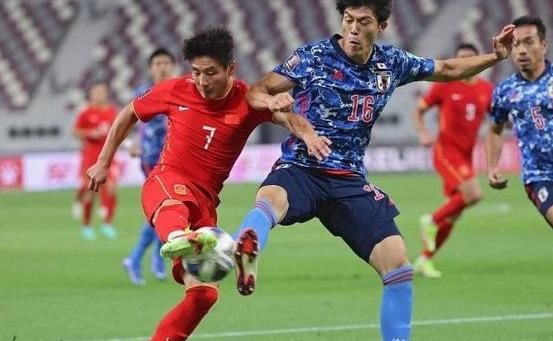 引领者们|国足1-3输越南创纪录，范志毅发声:足球需要仪式感凝聚力和传承