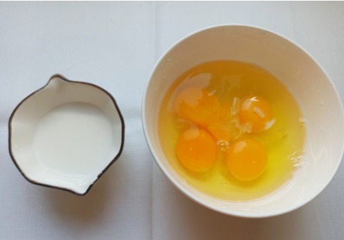 口感|跟大厨学一道蛋卷的做法,三两下搞定,口感鲜香味道好