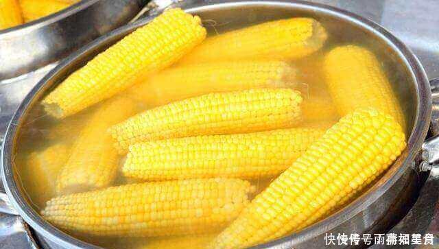 加盐|煮玉米的时候，不要只加盐，还要有“1味”，玉米煮出来又香又甜