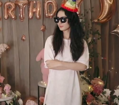 赵丽颖生日会视频被传，没有了美颜，33岁脸蛋是认真的吗？