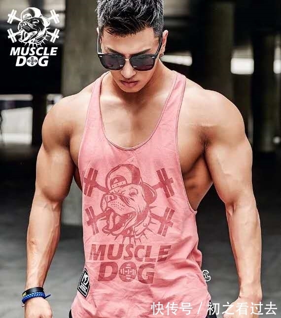 外面的世界|转行学健身,快速实现网红梦,做健身界的“李佳琦”和“李子柒”