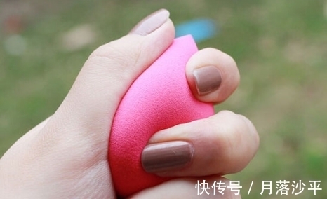 睫毛|恕我直言,这4种化妆工具真的很“鸡肋”,即使白送的我也不会用