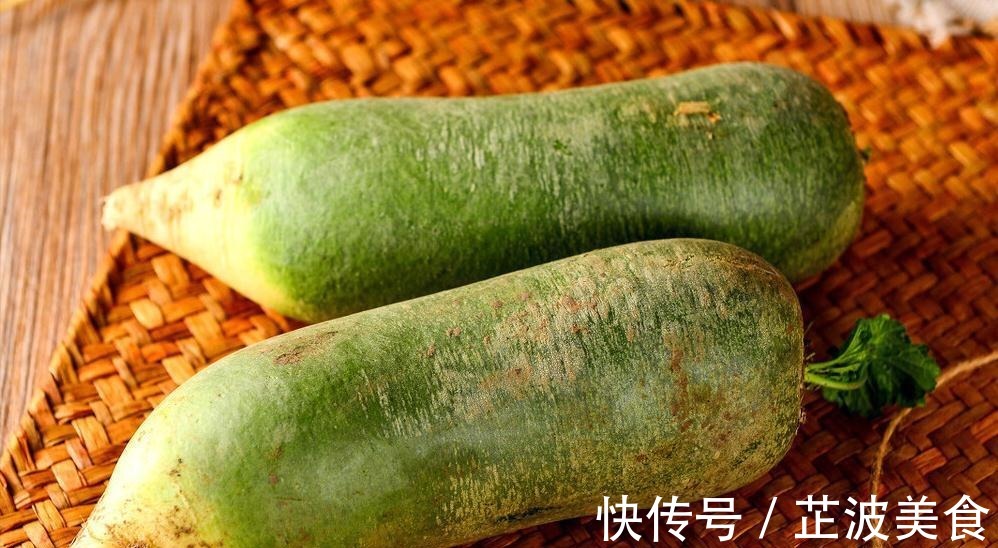 楼房保存萝卜，不放冰箱不土埋，教你一招简单方法，放一冬不糠心