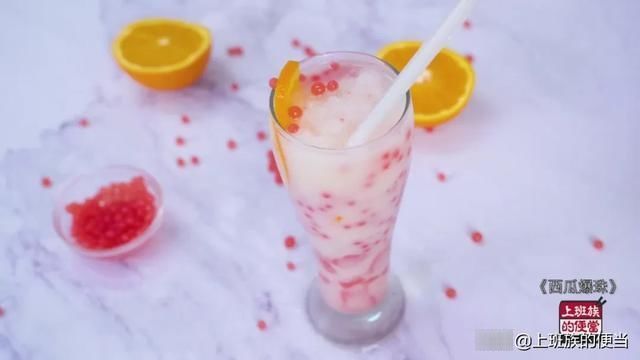 果汁|捏爆它一整个西瓜做解压甜品,咬开的一瞬间太爽了