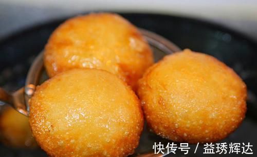 糖液|做炸糖糕,掌握2个技巧,不开裂不漏糖,外酥里软,个个空心