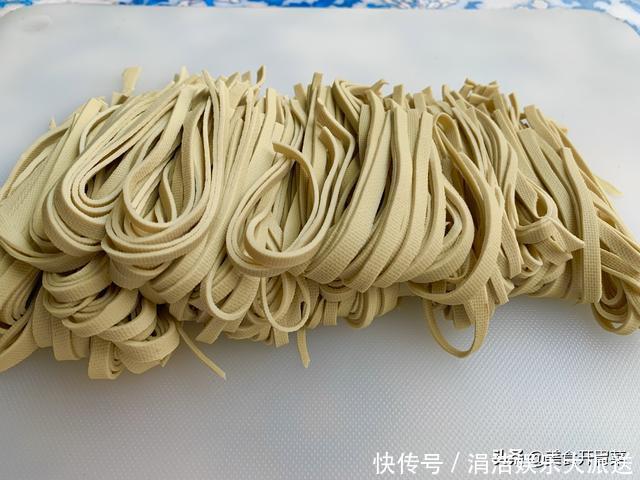 辣椒|凉拌豆皮怎么做好吃教你农家开胃下饭吃法,端上桌能多喝两杯酒