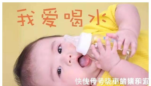 母乳喂养|母乳的孩子不能额外喝水吗?常规不用,遇到这类情况就得给水喝了