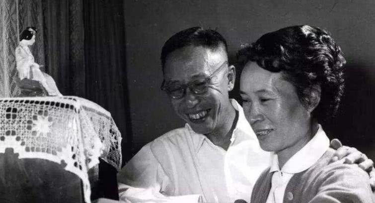 遗言|溥仪61岁死于尿毒症,临死前久久不肯断气,遗言让人叹息