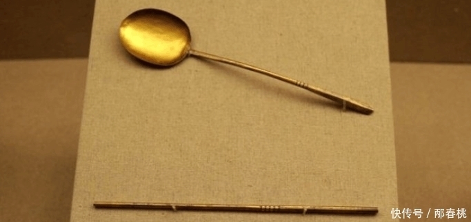 a6264|晒晒郭沫若力主发掘明定陵出土的文物: 如今龙袍发黑碎裂