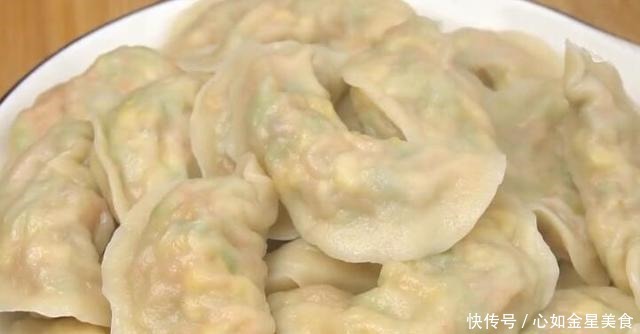 春天,此菜正当季,2块钱一斤,包饺子鲜嫩多汁,比韭菜荠菜馅香!