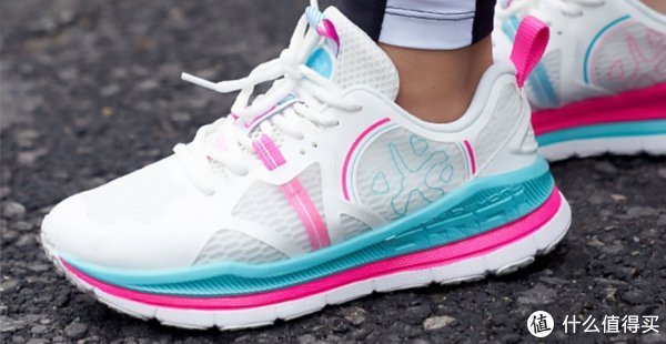 远征者 百元售价千元脚感!这3款国产跑鞋揭开了阿迪耐克的“遮羞布”