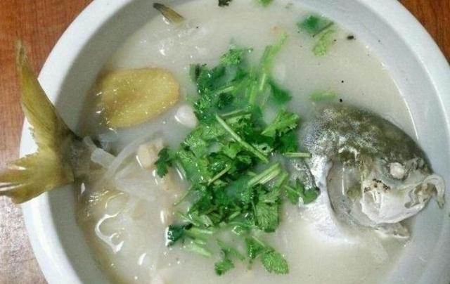 不管炖什么鱼,都别放“它”,不然鱼腥味会锁里,汤难喝又浑浊