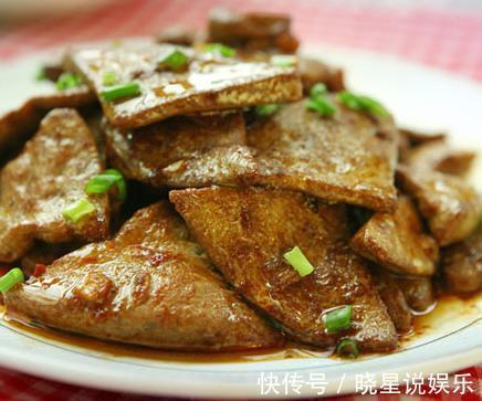 精选美食推荐番茄黄豆焖排骨,油泼牛腱肉,茶树菇烧豆腐的做法