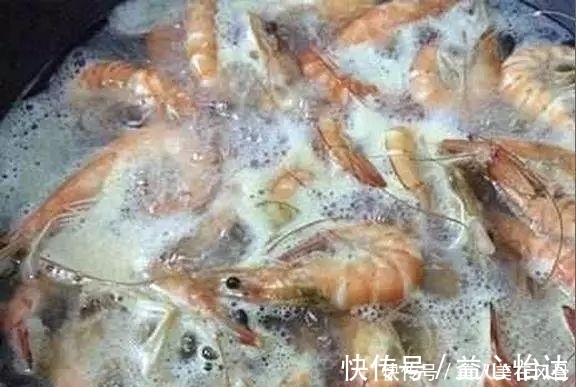 营养|煮虾的时候加入这种水果，不但鲜嫩美味，而且去腥又营养