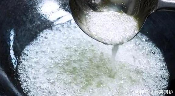 炒糖色太难了?教你好方法,简单易学,糖色炒好红亮诱人,不发苦