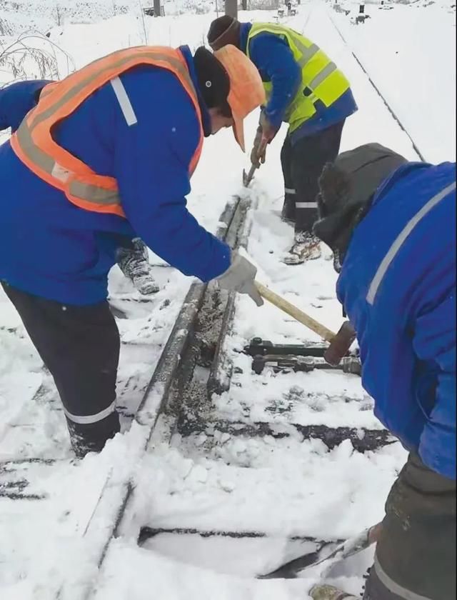 冬奥会|提前过把瘾！100张建设者大片“沉浸式上冰雪”