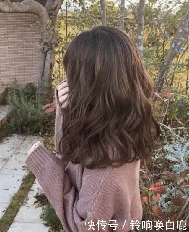 弧度|今年“木马烫”发型火了,自然清新又有气质,换上颜值会提高
