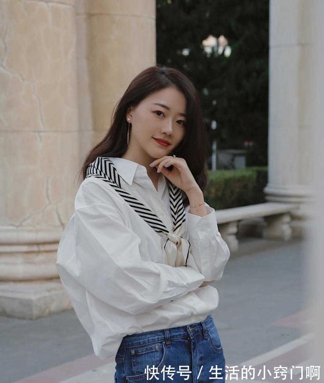 穿搭 经典大气的初秋穿搭示范,衬衫搭配牛仔裤干练简约,洒脱时髦!