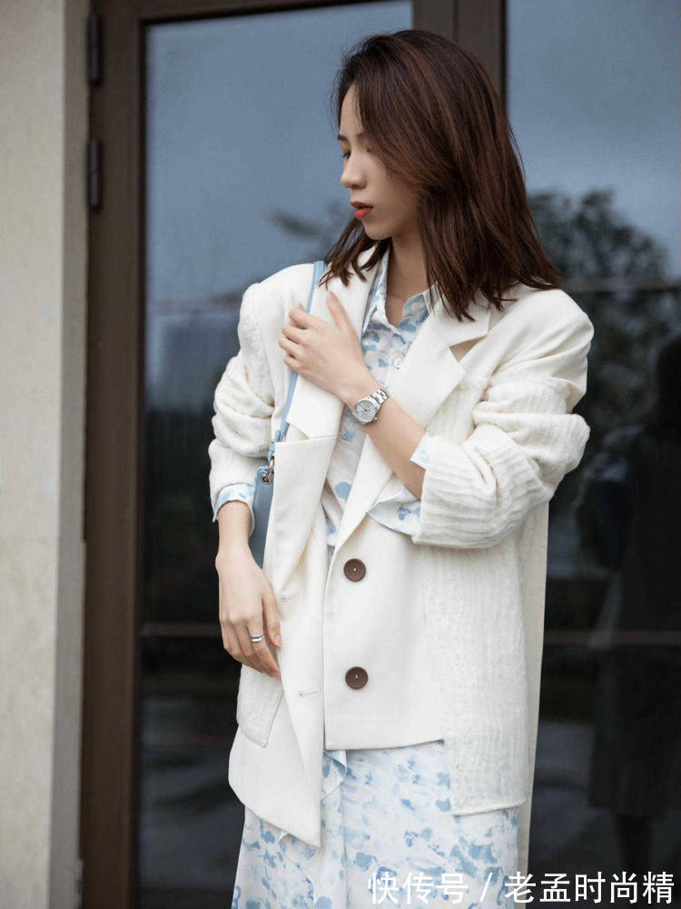外套|给连衣裙搭配一件外套,这样可以增加保暖效果