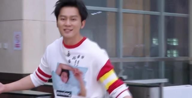 b原来跑男最难的游戏不是指压板，也不是撕名牌，难到连李晨都主动放弃
