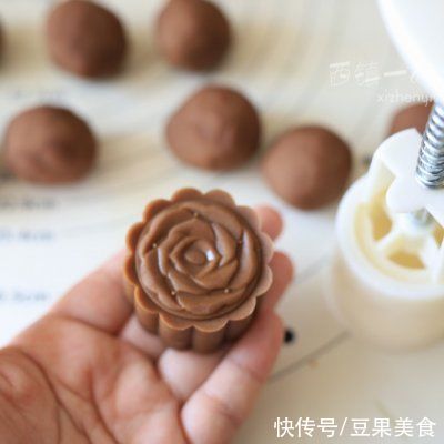 蔓越莓丁|免烤多层咖啡月饼