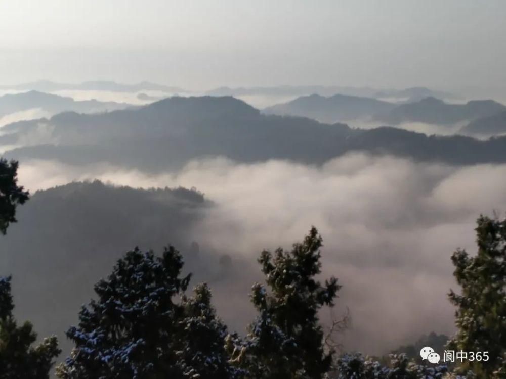 妙高镇金城山雪景图