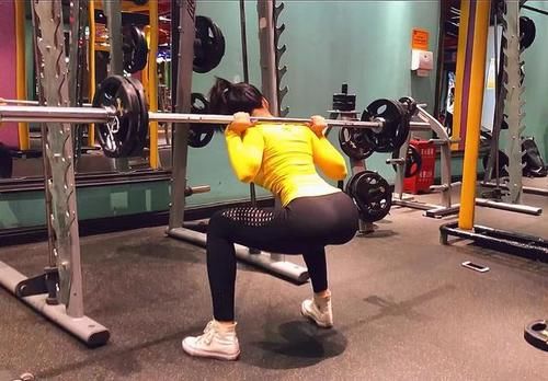 运动|要长肌肉，建议试试一些基本的运动，例如俯卧撑，无氧运动等