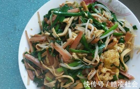 张医师|夏天勤洗澡，但头发越掉越多，菜2块钱一斤，越吃发量越多！