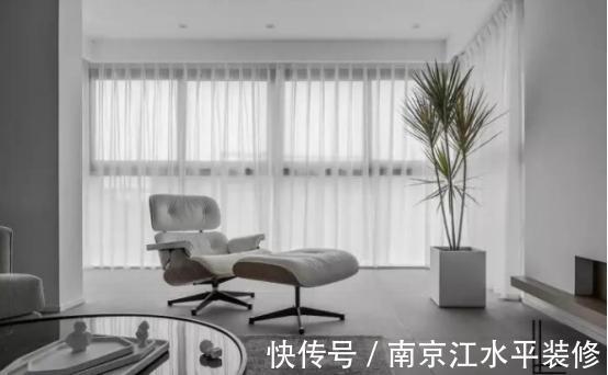 客厅|阳台与客厅之间要不要装门?在装修中应该如何设计布局?