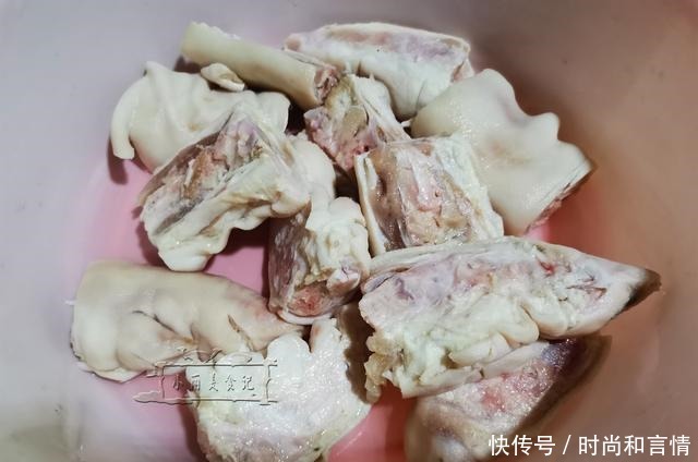 卤猪蹄|冬天,吃它总比吃猪肉好,学会了这做法,用手抓着啃,每天都想吃