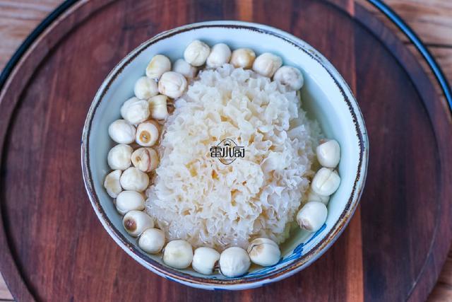 女人冻龄的秘方，每天来一碗，越吃越美，肌肤越来越嫩！